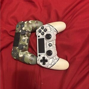 PS4 controllers